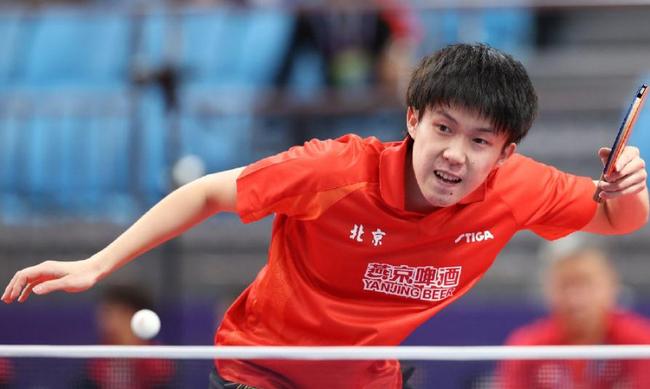 高领奖台 高领奖台